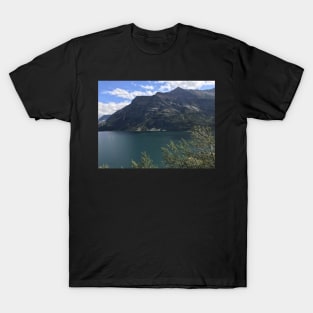 Mountain Lake in Glacier National Park T-Shirt